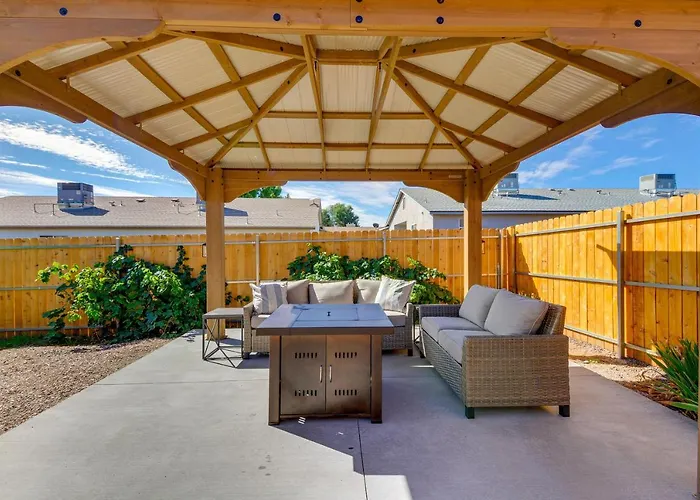 Hot Tub & Fire Pit: Retreat! Prescott Valley